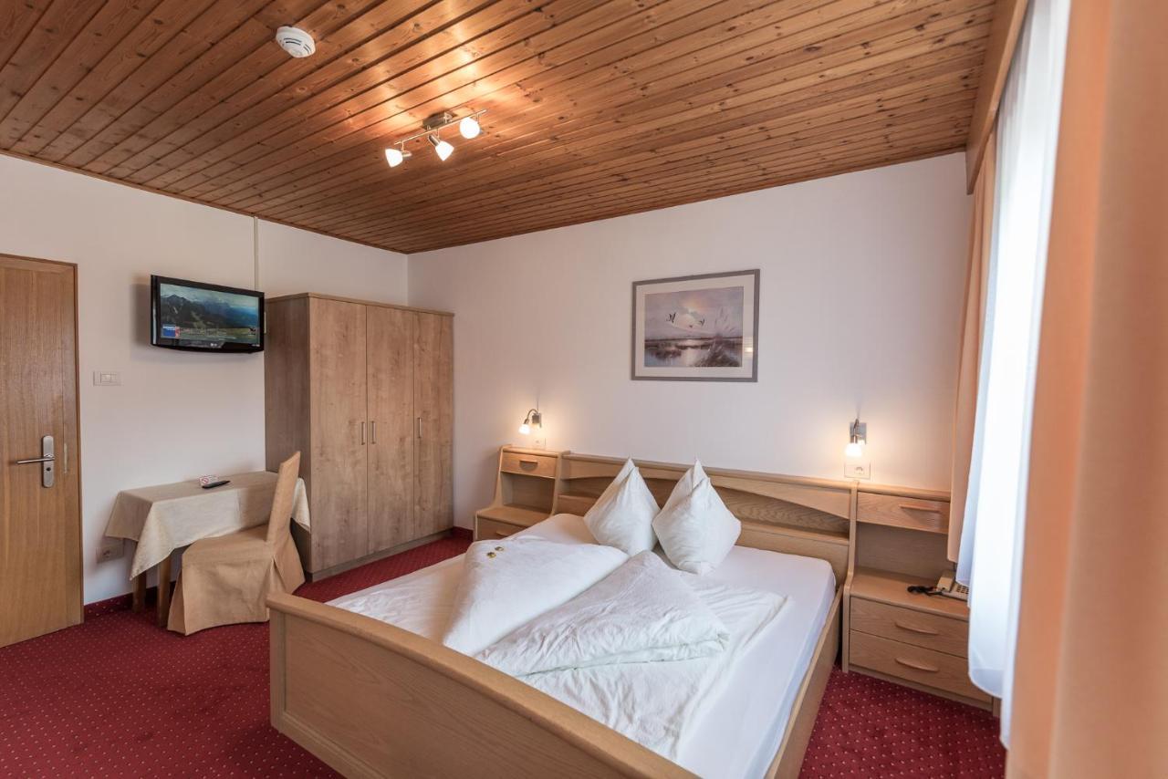 Hotel B&B Feldmessner Brunico Bagian luar foto
