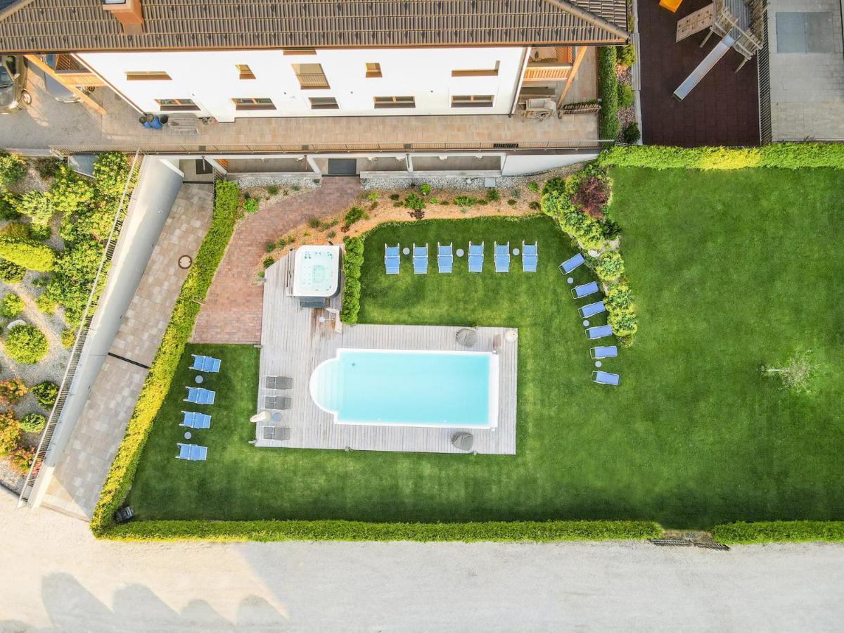 Hotel B&B Feldmessner Brunico Bagian luar foto
