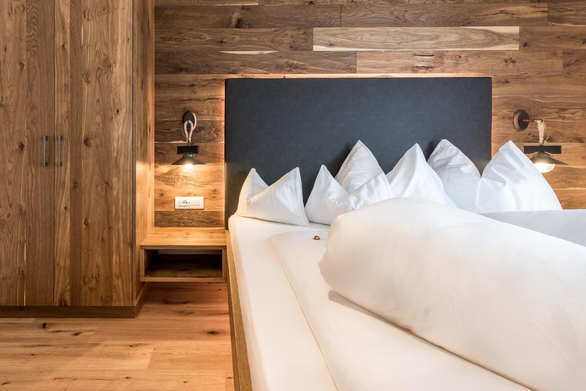 Hotel B&B Feldmessner Brunico Bagian luar foto